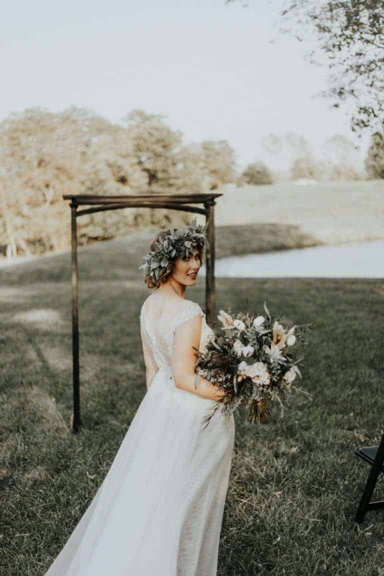 Tobacco-Barn-Styled-Shoot