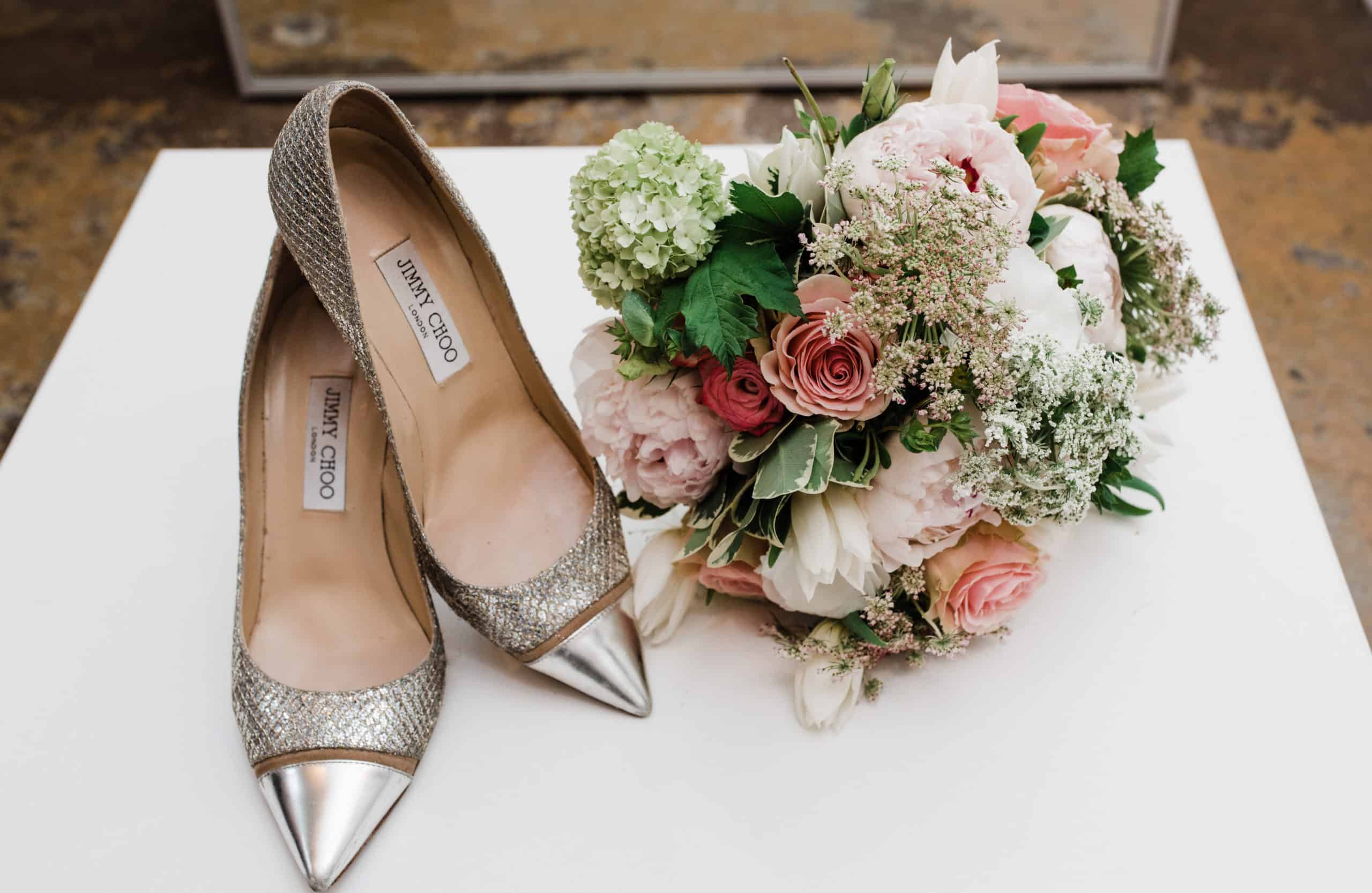 choosing-the-perfect-wedding-accessories-like-shoes-and-a-floral-bouquet
