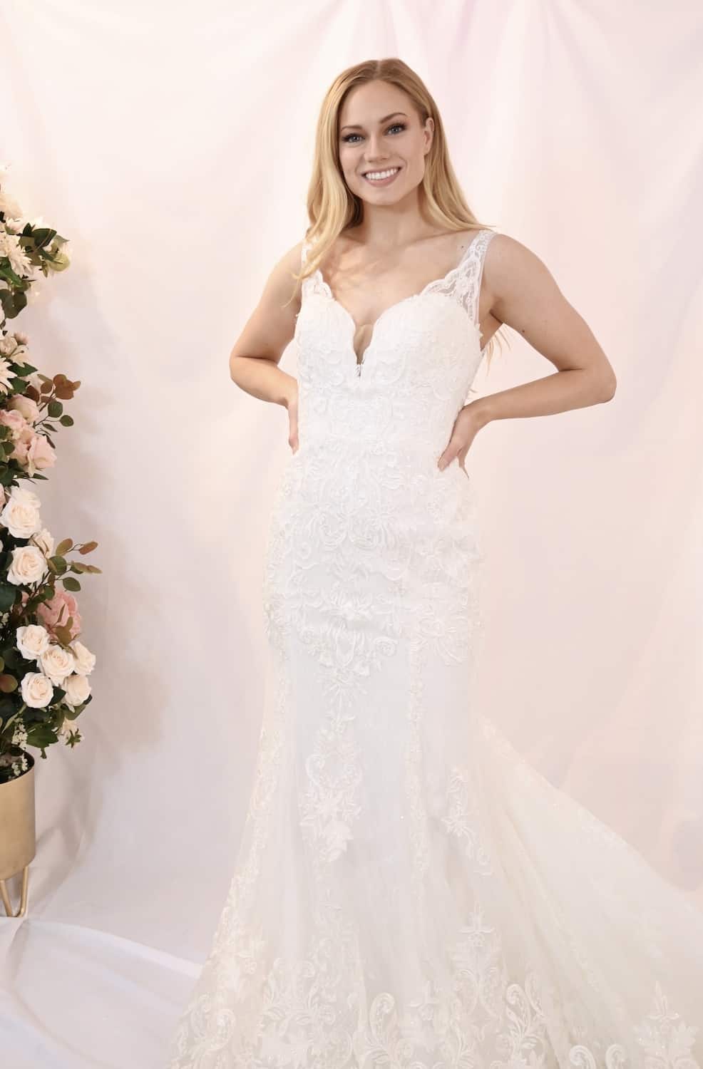 Savvy Bridal fitted rustic lace Fitted Wedding Dress - P932