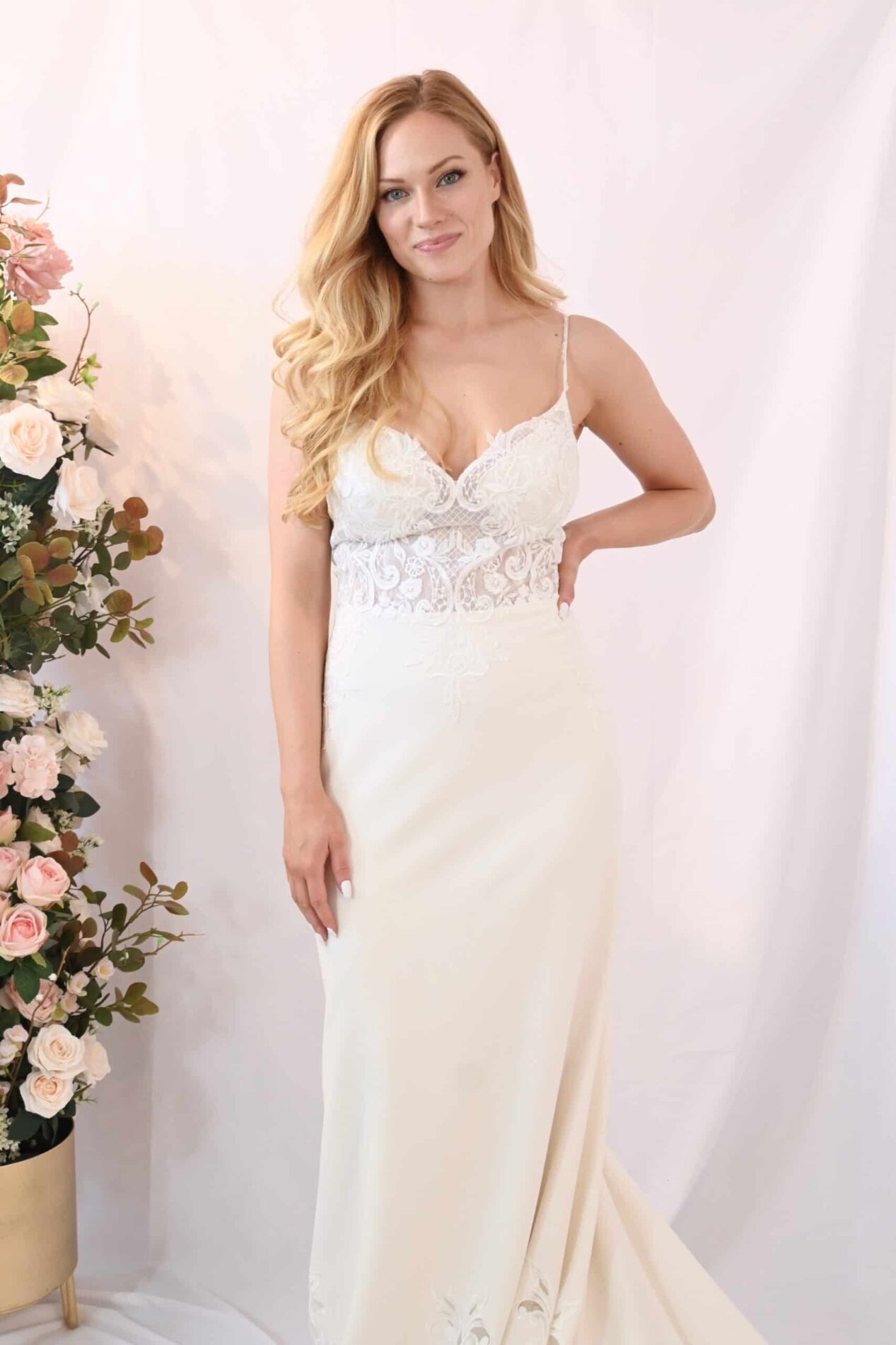 Savvy Bridal Detailed Beaded Bodice Lace Fitted Wedding Dress -Portia