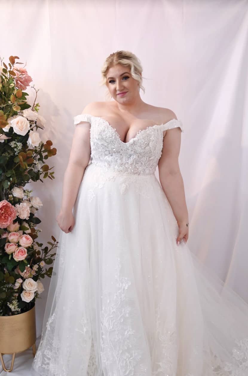 Savvy Bridal Curvy, Beaded Romantic Detail Lace A-Line Skirt Wedding Dress - Hadley