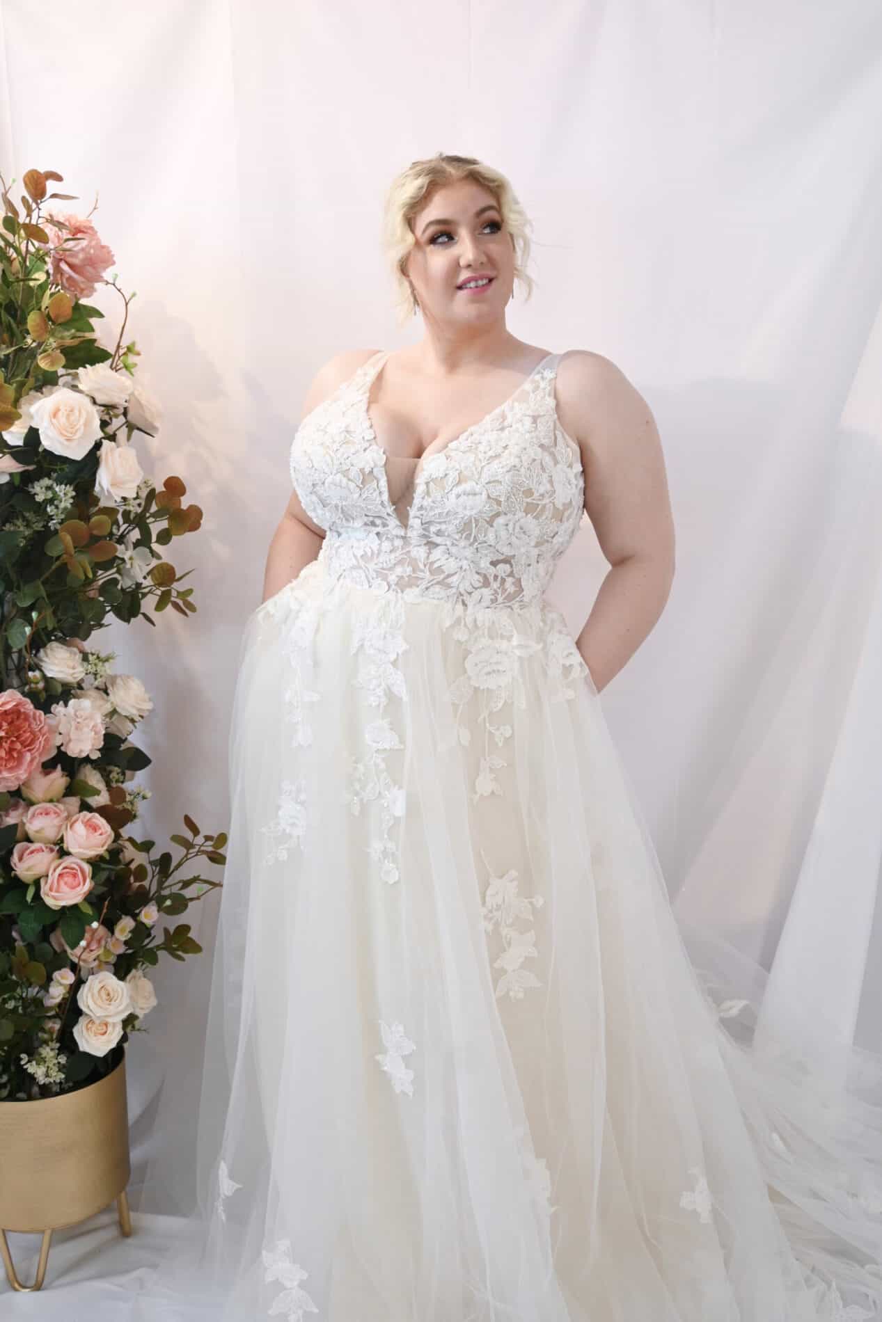 Savvy Bridal Curvy Detail Romantic Lace A-Line Skirt Wedding Dress - Taylor