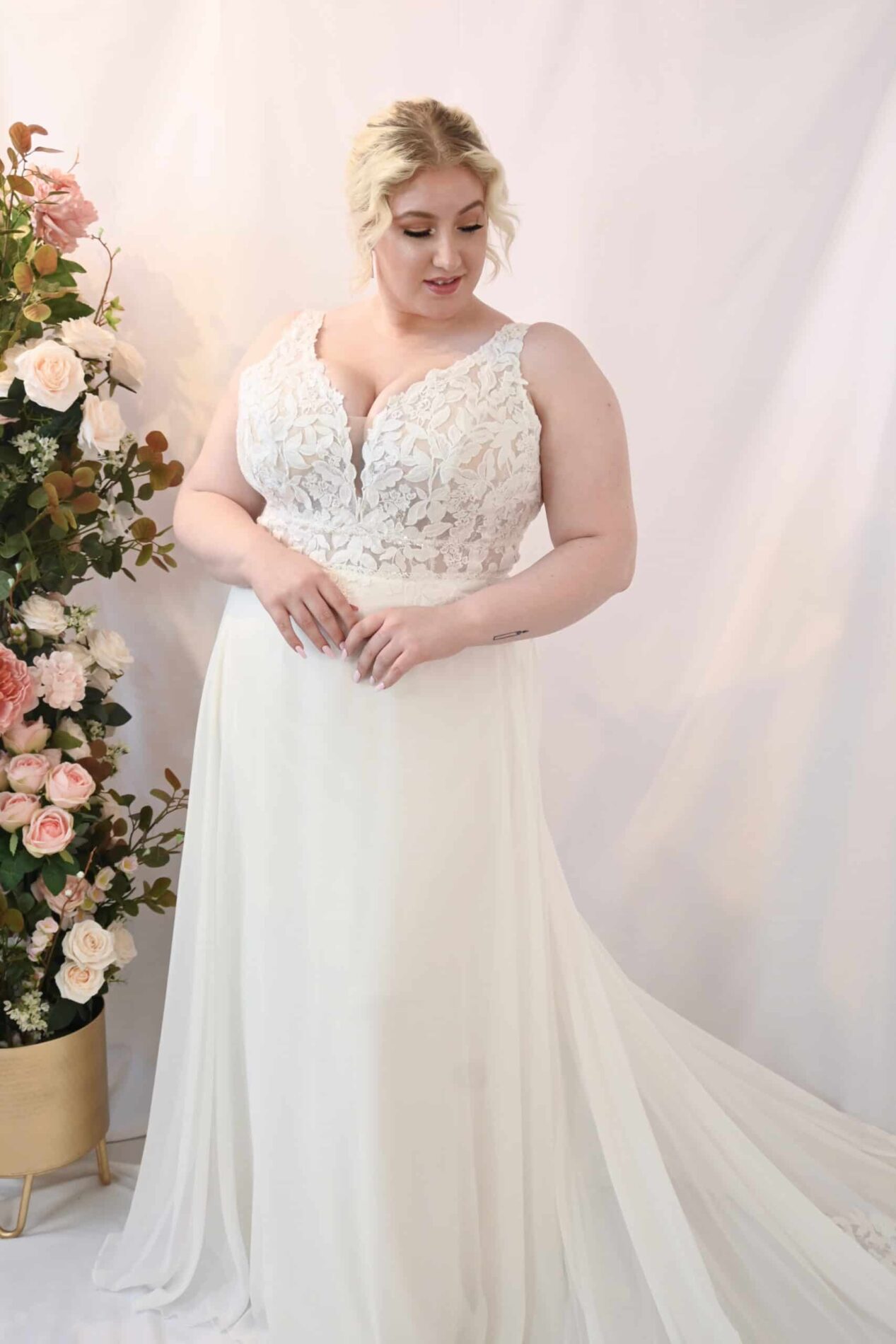 Savvy Bridal Curvy Detail Romantic Lace Bodice A-Line Skirt Wedding Dress - Ava