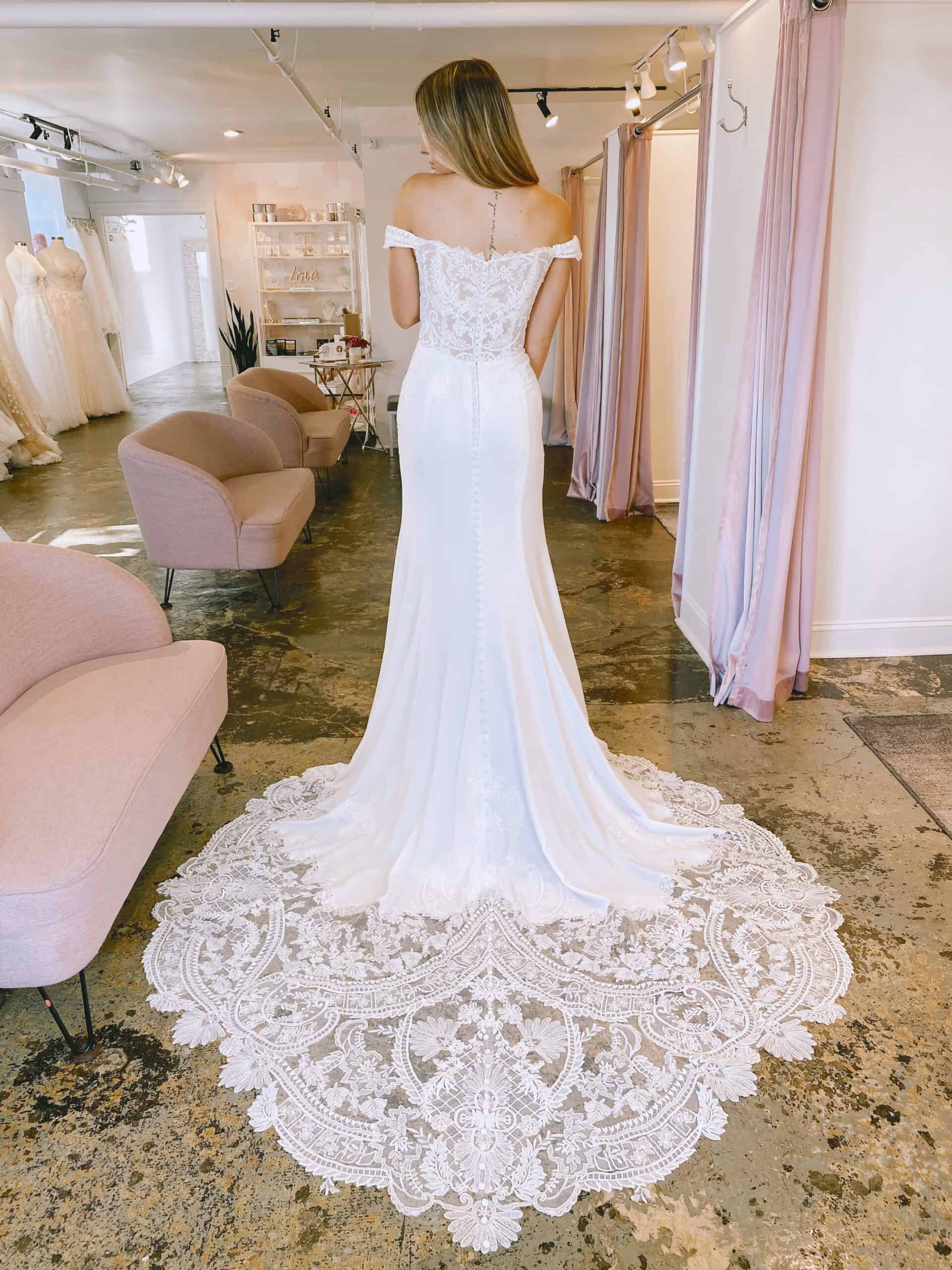 pros and cons of wedding dress train