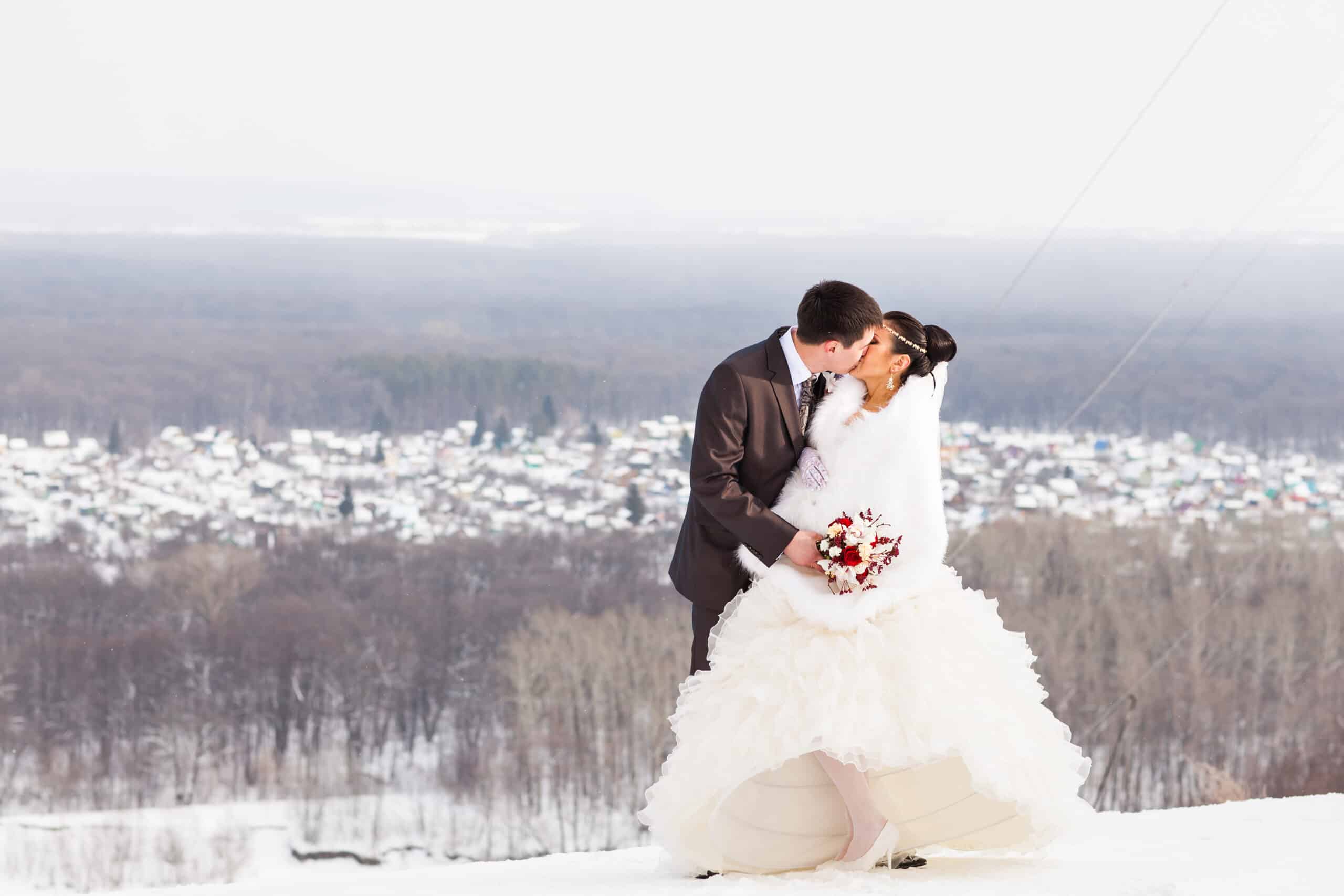 What to wear to an outdoor winter outlet wedding