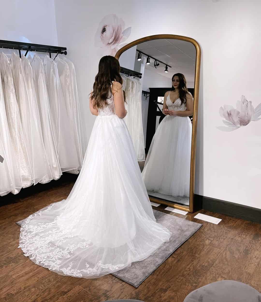 what undergarments to wear while wedding dress shopping
