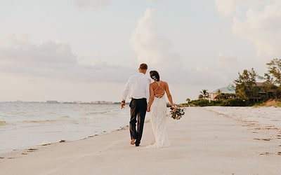 6 Tips for Choosing a Beach Wedding Dress