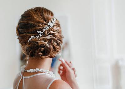 7 Popular Bridal Hairstyles to Consider For Your Wedding Day