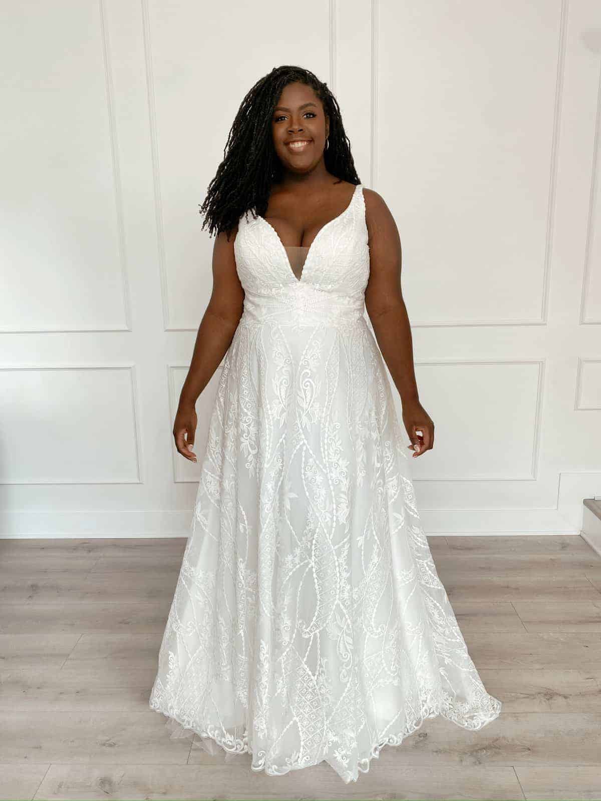 Most Flattering Silhouettes for Plus-Size Brides