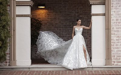 Say “Yes” to Your Dream Dress at Our Essense of Australia Trunk Show!