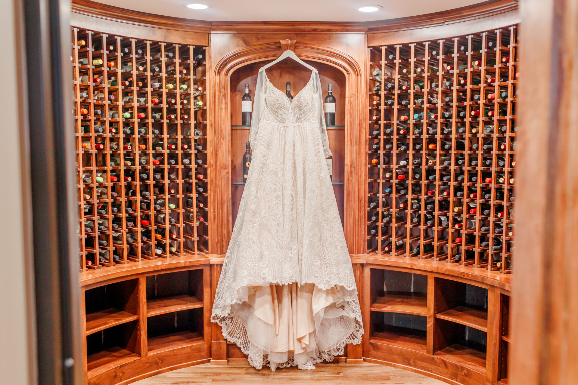 Leo by Anora Bridal
