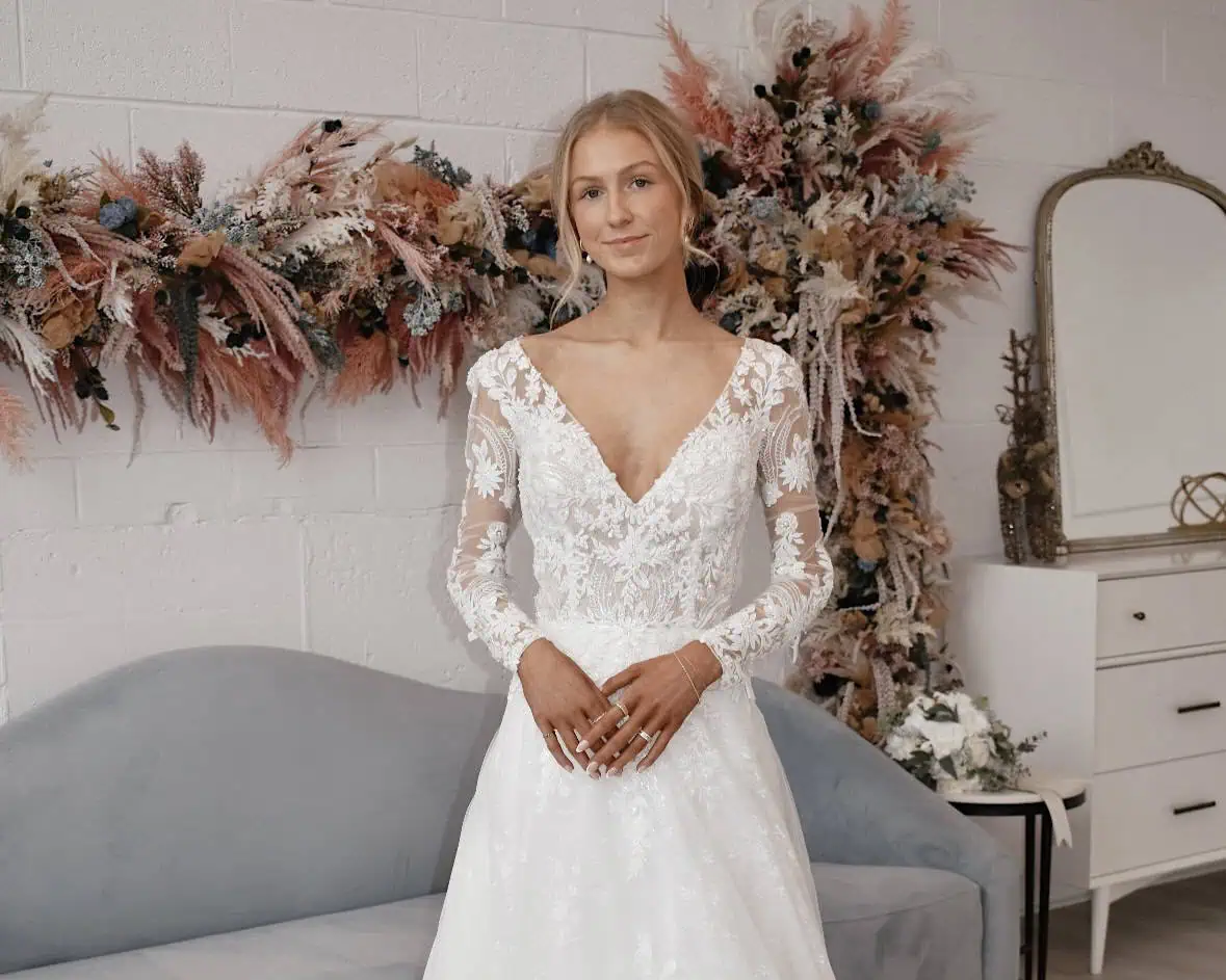 Long Sleeve Lace Wedding dress