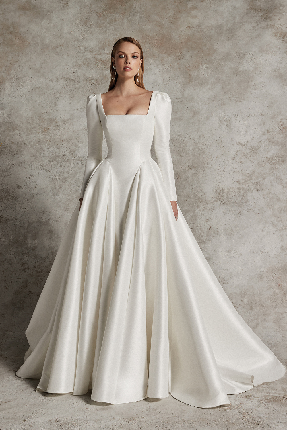 Dabira By Justin Alexander Sleeves