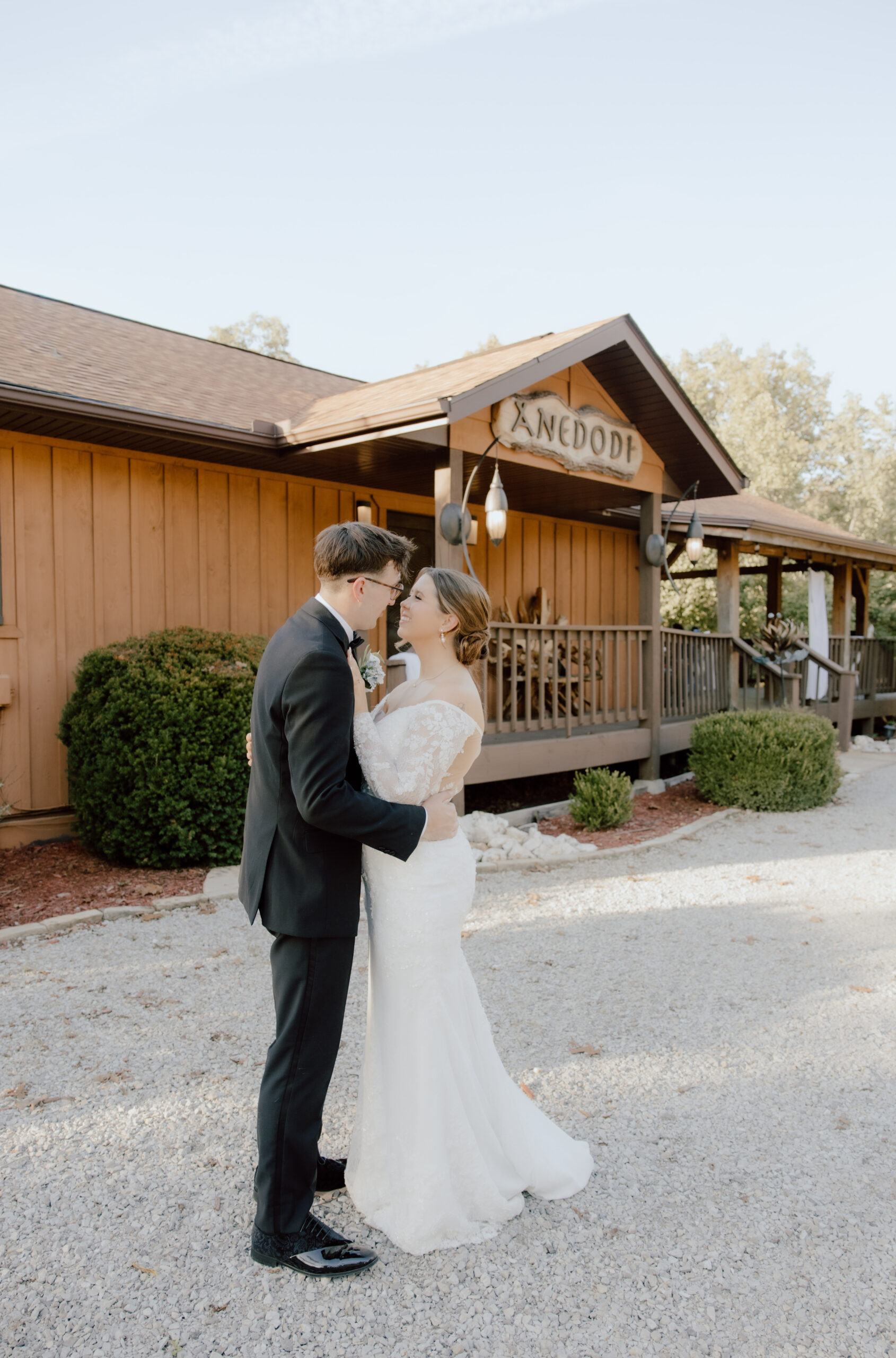 Savvy bride Lauren and Ryan