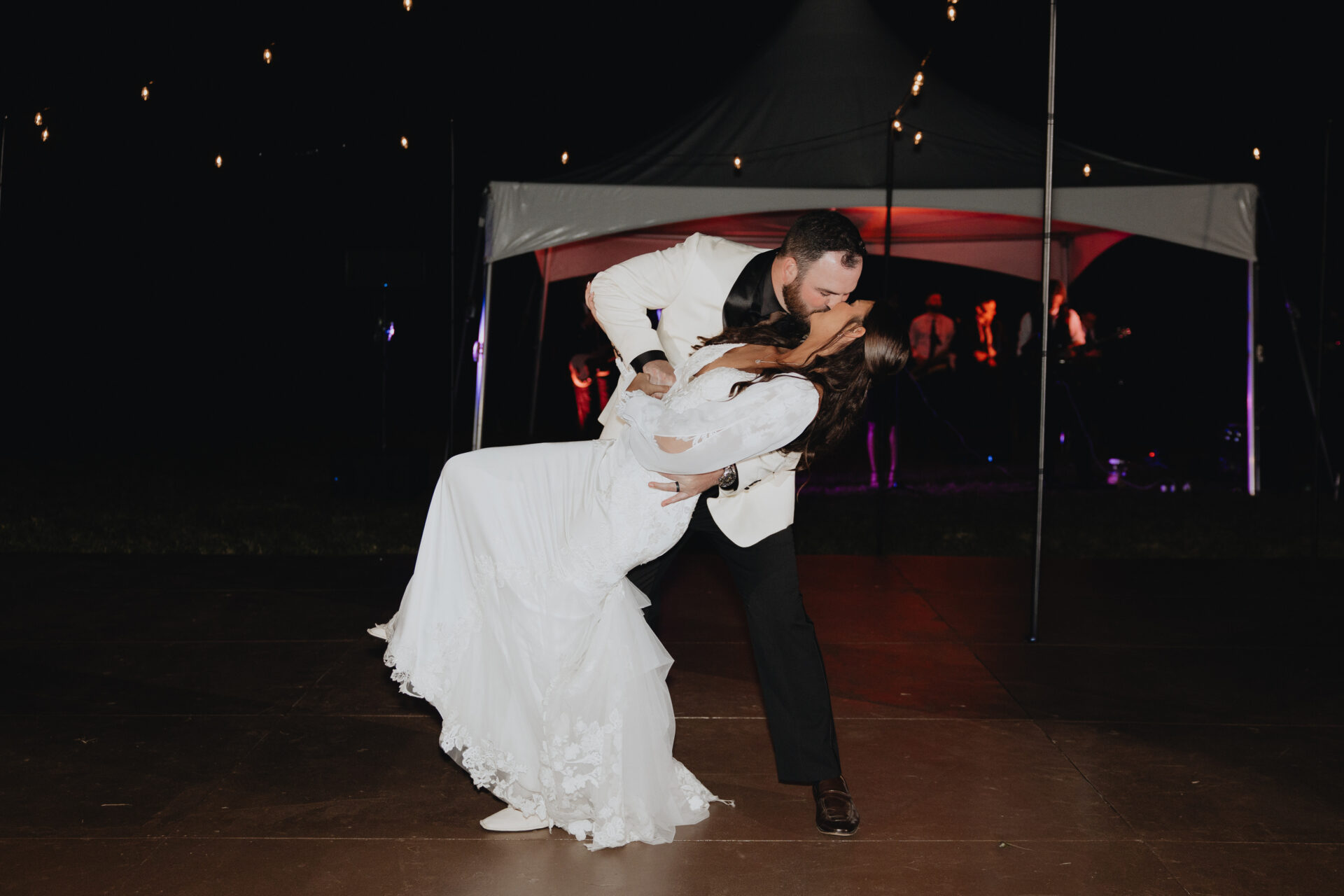 the couple took to the outdoor dance floor