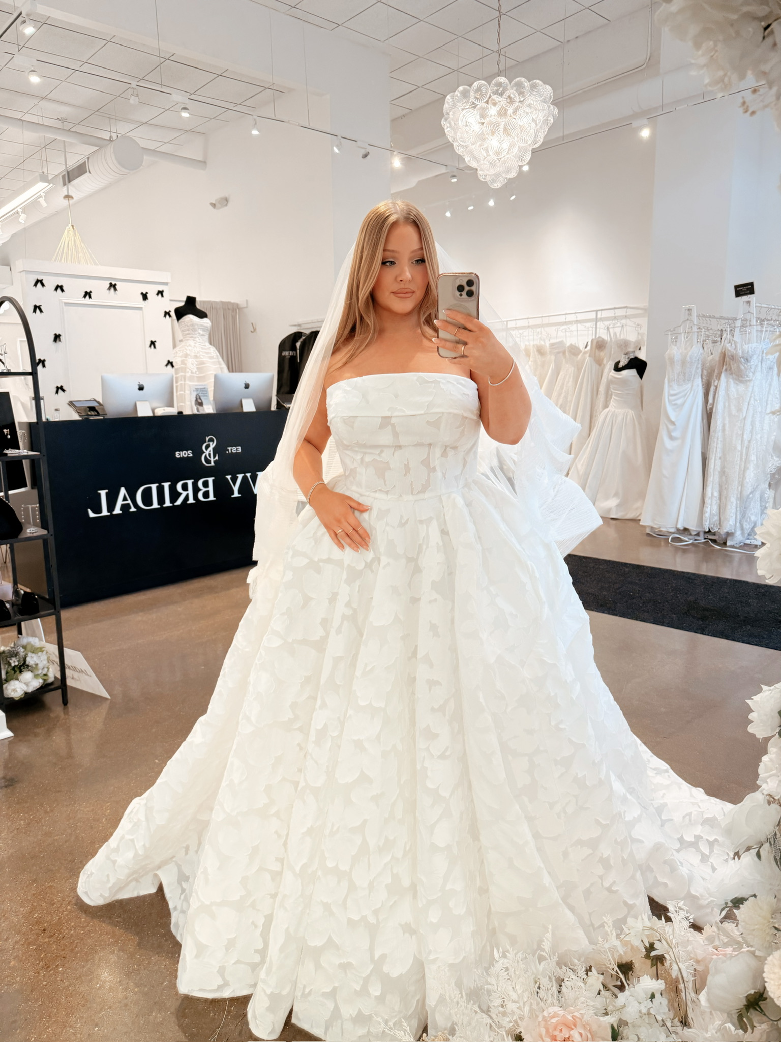 Coralie-By-La-Premiere_Strapless-A-Line-Curvy.