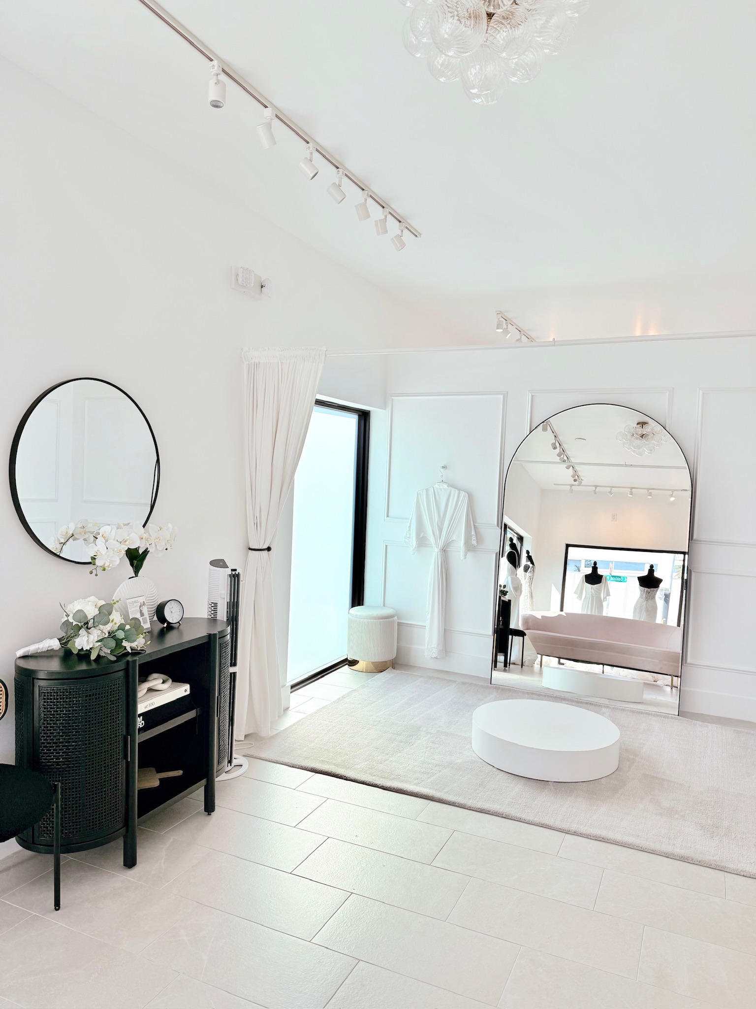 Savvy Bridal FTL store interior image